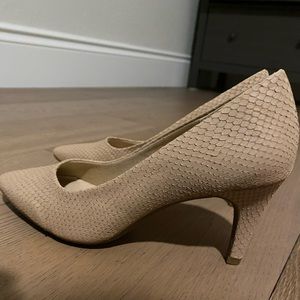 Brand new size 8 Aerosoles pumps.